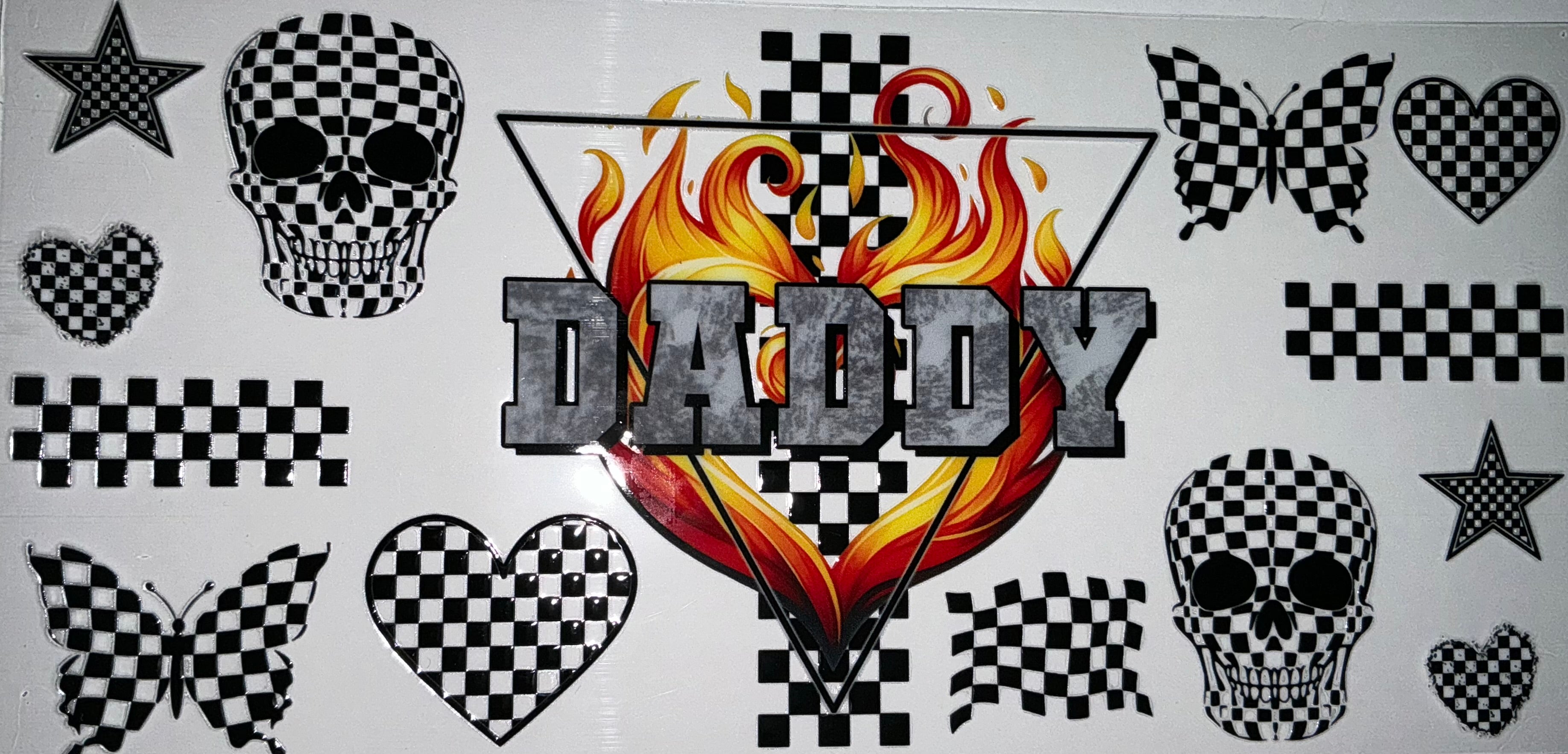 #143 Daddy Checkered Flame Skulls Tumbler Decal